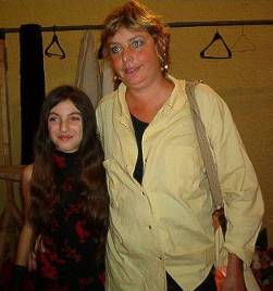 Shana et Laurence Baert, la Pr�sidente de NAEVUS 2000. 